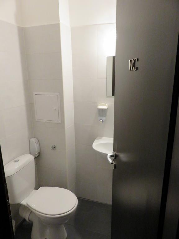 Chambre Lit King-Size avec Salle de Bains Commune